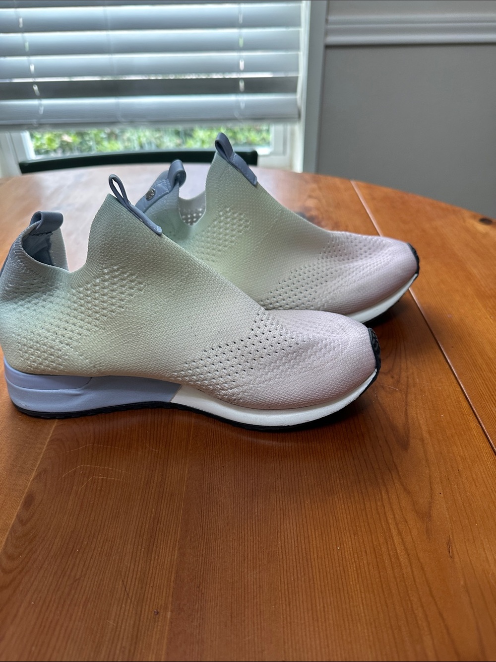 Knit Slip-On Women's Sneakers in Pink and Cream